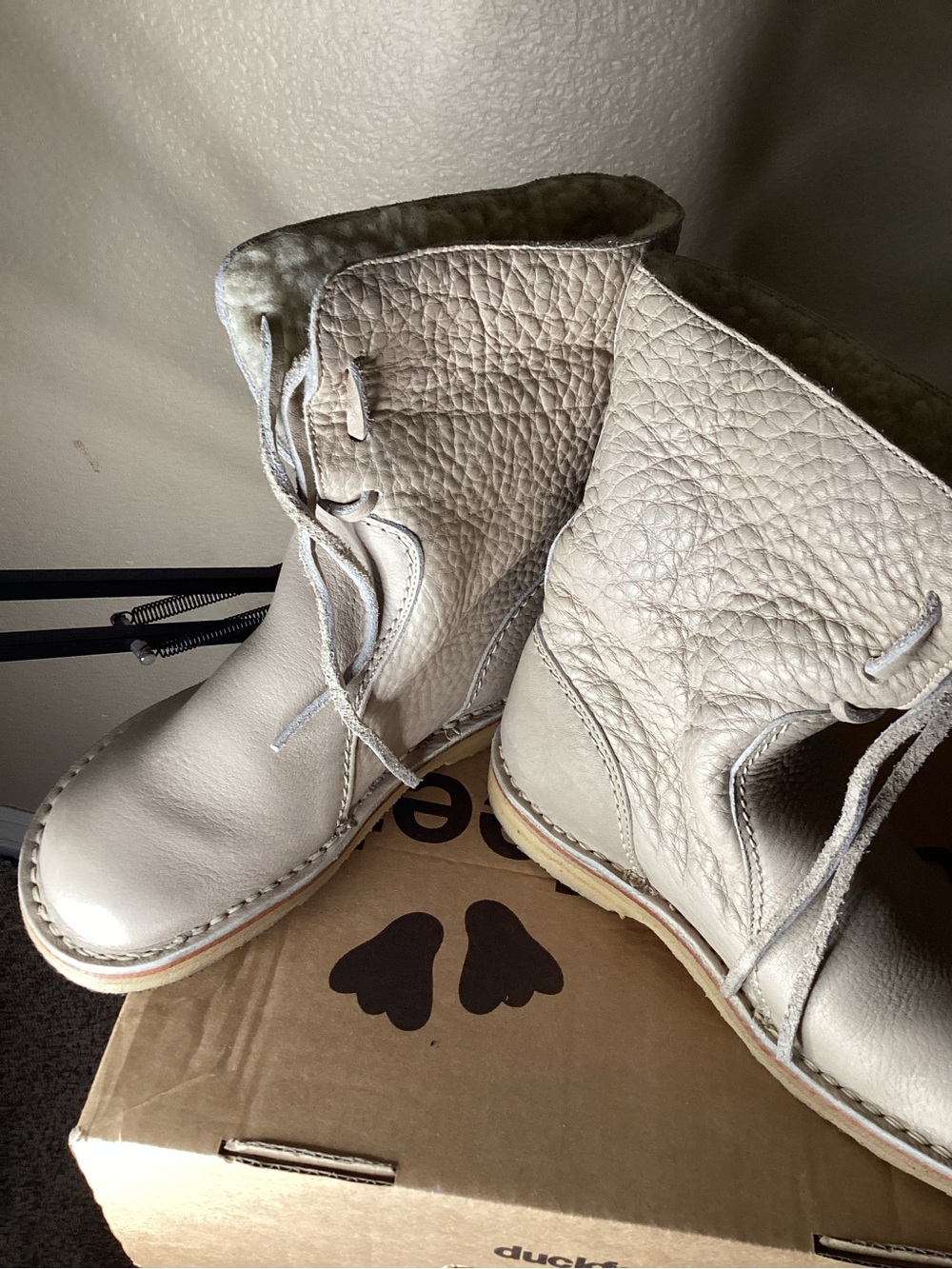Duckfeet Women's Cream Lace-Up Leather Ankle Boots
